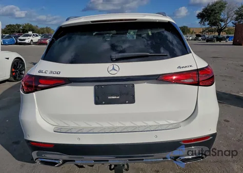 2024 Mercedes-Benz Glc 300 4Matic z USA, uszkodzony, nr VIN W1NKM4HBXRF200879